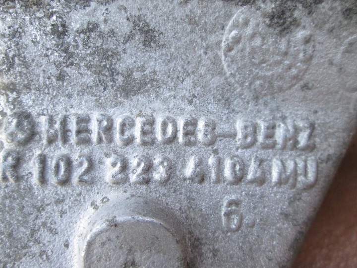 фото №5, Mercedes w124 e 2.3 лапи кронштейн кріплення двигуна