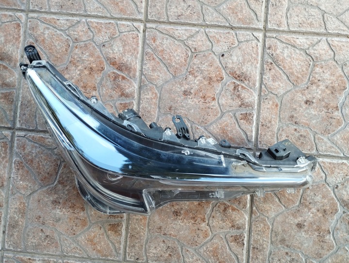 фото №8, Лампа правая полный led toyota corolla e21 81110-02s70