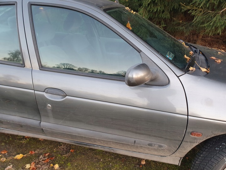 фото №13, Капот кришка двигуна renault megane 1 i 97r 1.6 8v ben lak mv630