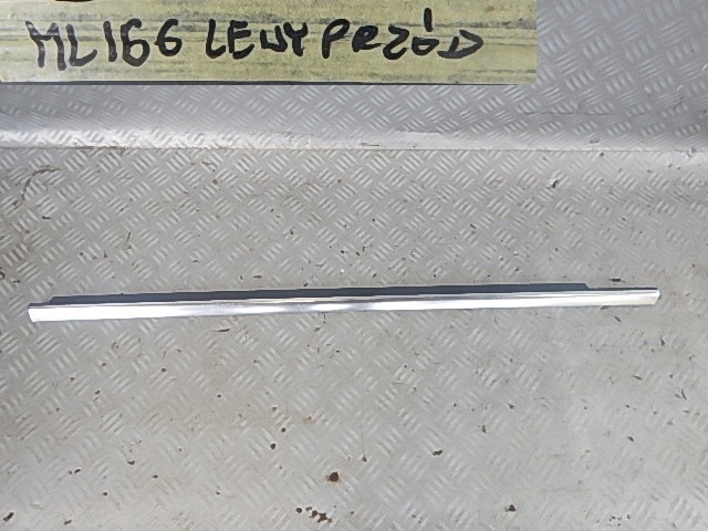 фото №1, Mercedes ml w166 левая планка na дверь перед