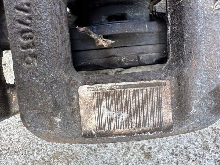 фото №5, Peugeot 308 t9 2.0 bluehdi супорт hamulcja зад 9800229180
