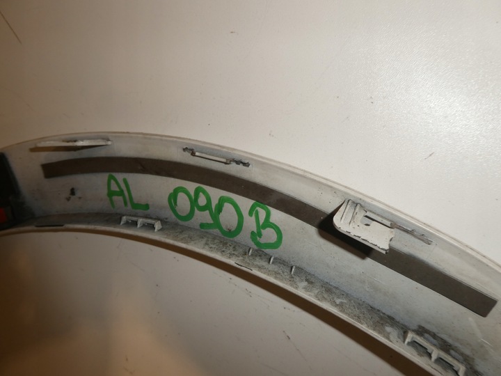 фото №7, Планка накладка крыльев правая audi q3 8u0853818a