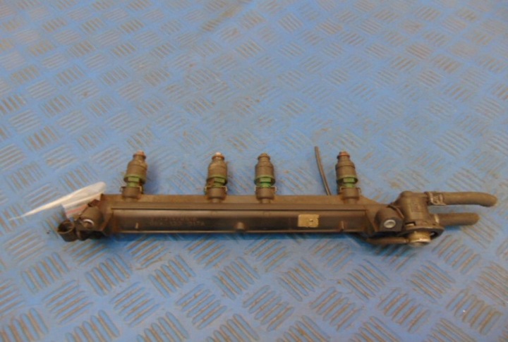 фото №1, Volkswagen golf iv 1.6 планка впрыскивающий 06a133317a