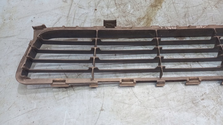 фото №6, Toyota auris решётка бампера средняя 53112-02080