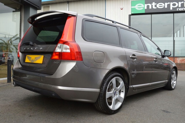 фото №1, Volvo v70 xc70 2007 спойлер спойлер na крышка багажника качество!