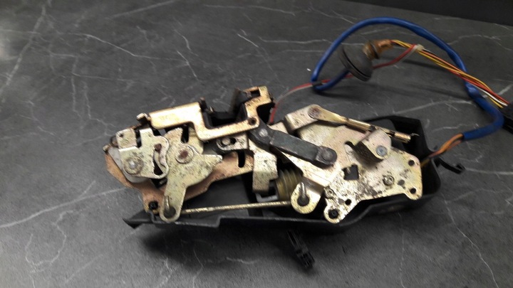 фото №7, Замок двері правий зад volvo 850 4d 95r 6+2pin