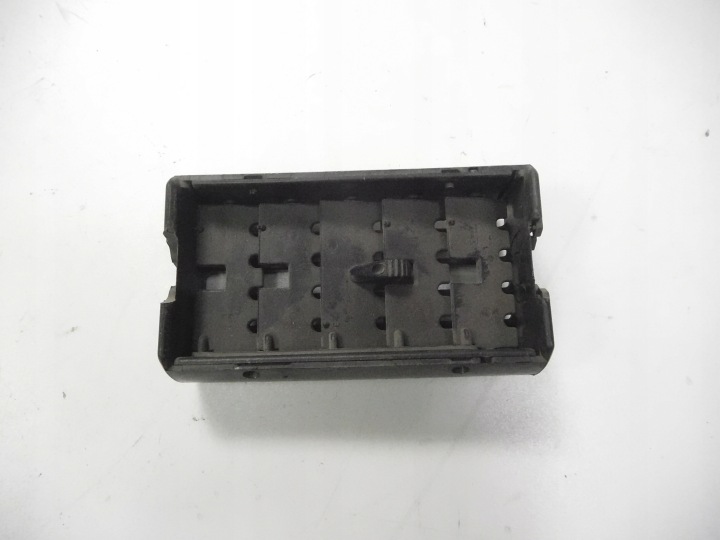 фото №8, Решітка повітропровід audi 100 c3 oem номер 443819985b