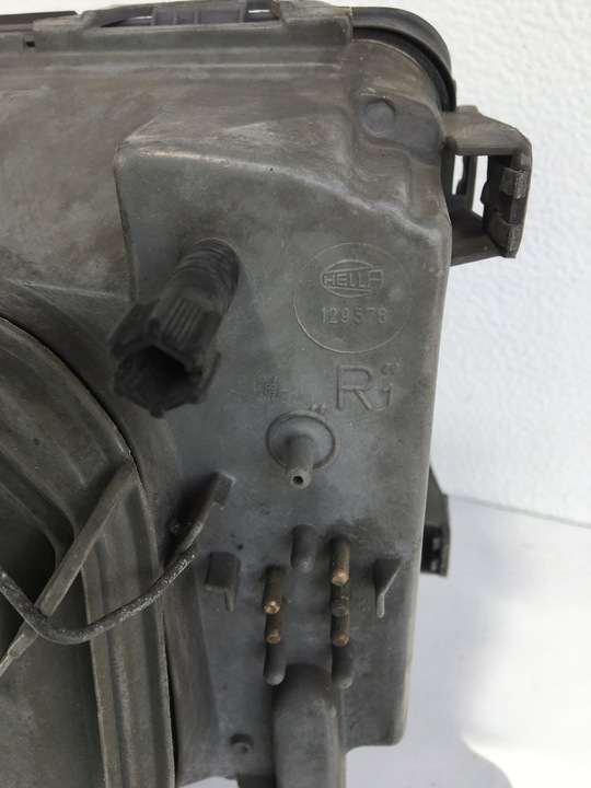 фото №11, Лампа фара переднее правый mercedes w124 оригинальная hella 1985-1989