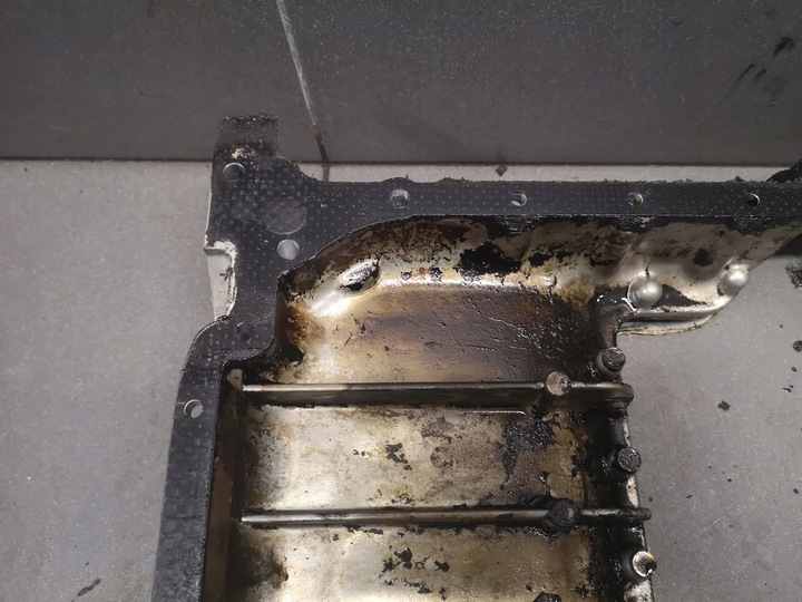 фото №8, Поддон масляная верхняя audi a8 d2 3.7 aew 077103603j