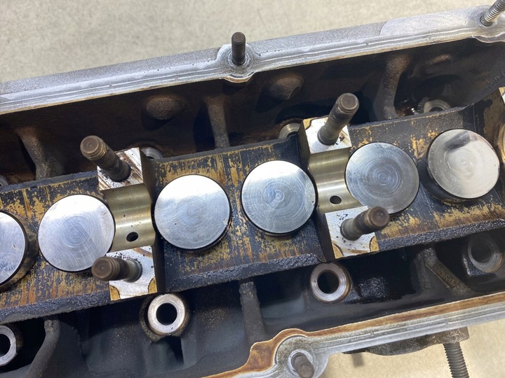 фото №8, Головка цилиндров вал passat b5 1.6 050103373