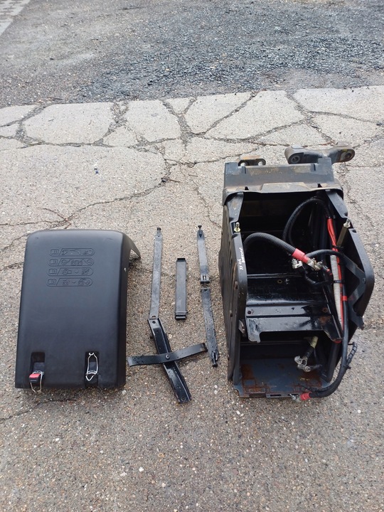 фото №3, Корпус коробка акумуляторів вузька вертикальна daf xf cf 106 мега