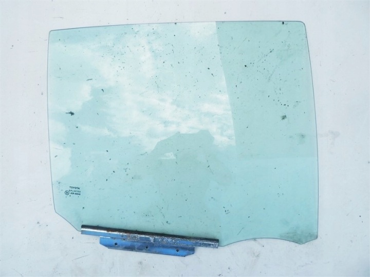 фото №1, Стекло задняя правая дверь toyota yaris i 5d 2004 год