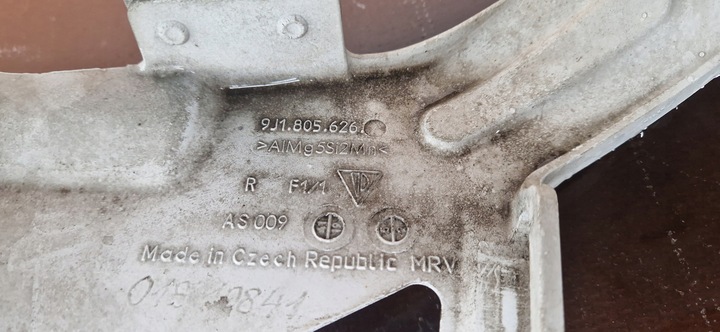 фото №8, Porsche taycan крило праві переднє 9j1805626