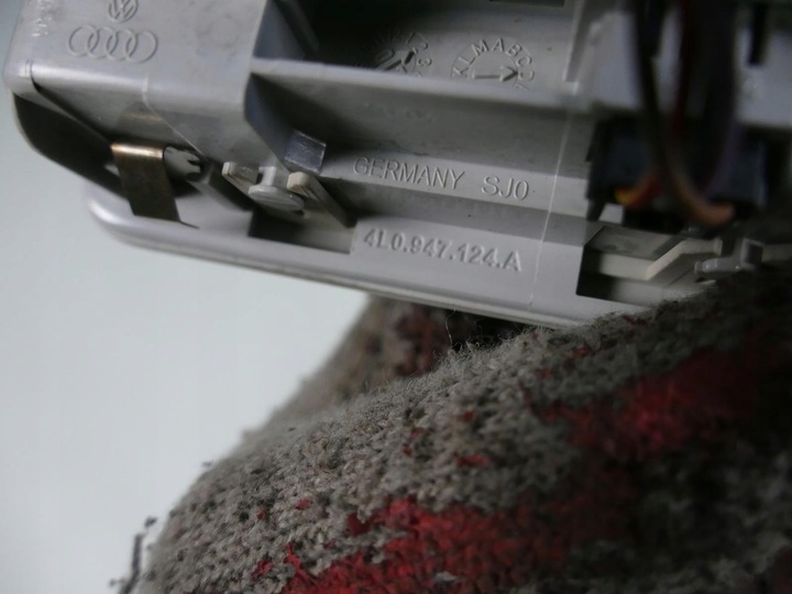 фото №4, Audi q7 4l лампа потолок освещение кабины свет