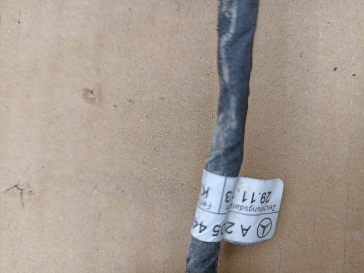 фото №13, Mercedes w205 c-klasa бампер зад задний комплектный 6x pdc sedan 775