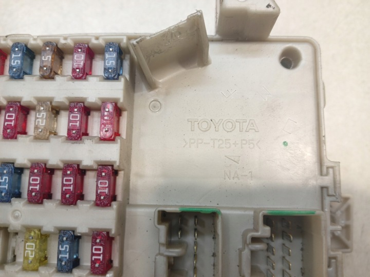 фото №5, Коробка предохранителей toyota camry v 2.4 16v