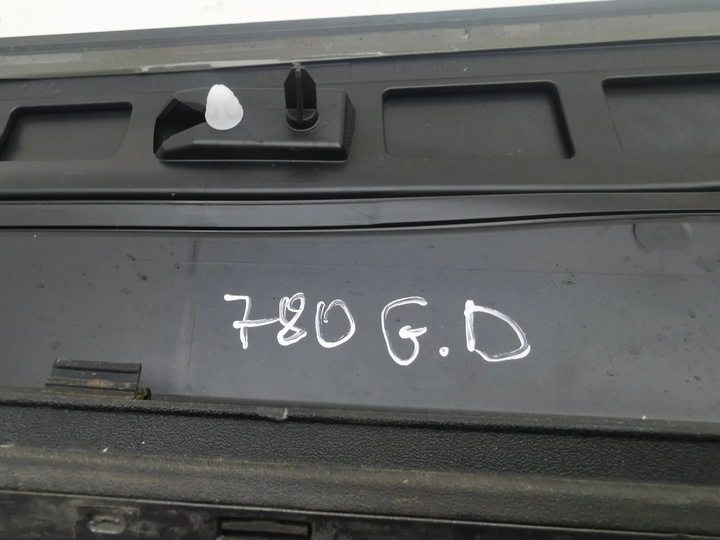 фото №6, Audi q2 - 2022 права сторона планка двері задніх