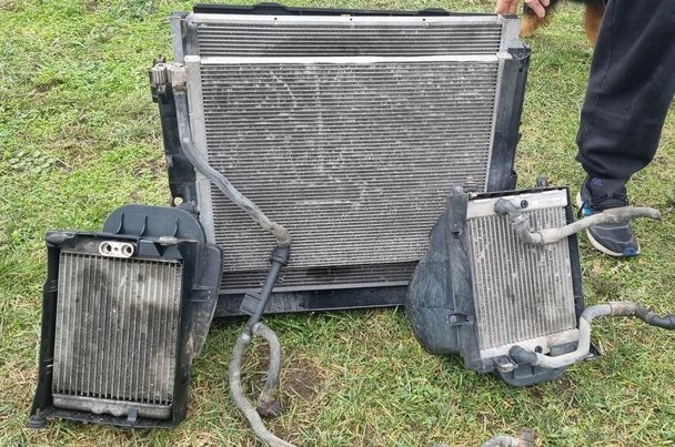 фото №1, Радиатор вентилятор bmw x6 e71 x5 e70 4.4