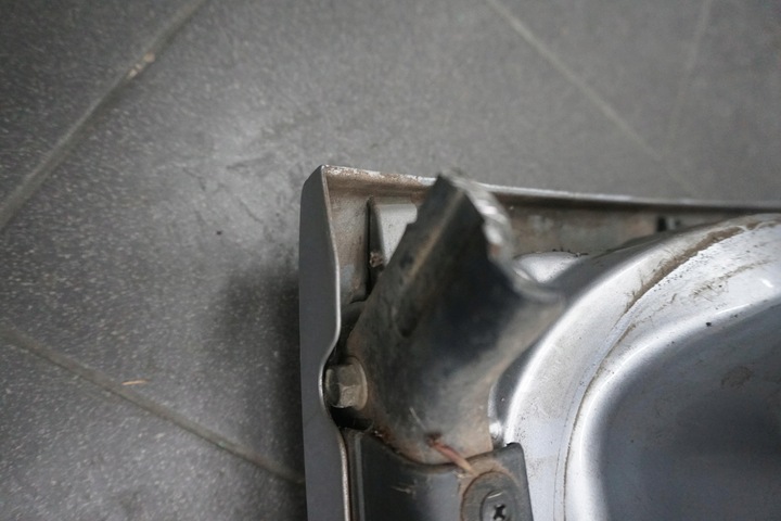 фото №11, Mitsubishi outlander ii боки крышка багажника a31 замок nr.51