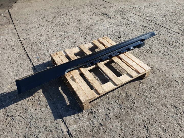 фото №1, Mercedes w207 накладка планка пороговая левая