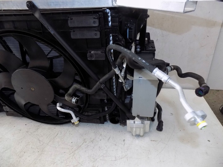 фото №11, Volvo xc90 ii 2.0 t8 plug in гибрид pas перед радиатор балка ролеты kpl.