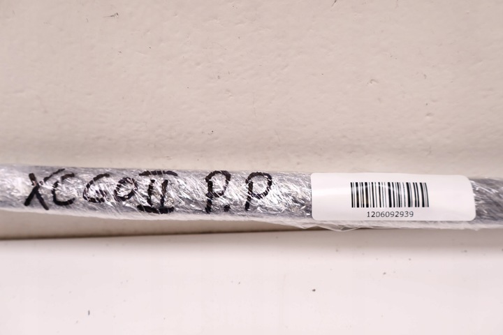 фото №10, Volvo xc60 ii прокладка скла лобовий права 32210591