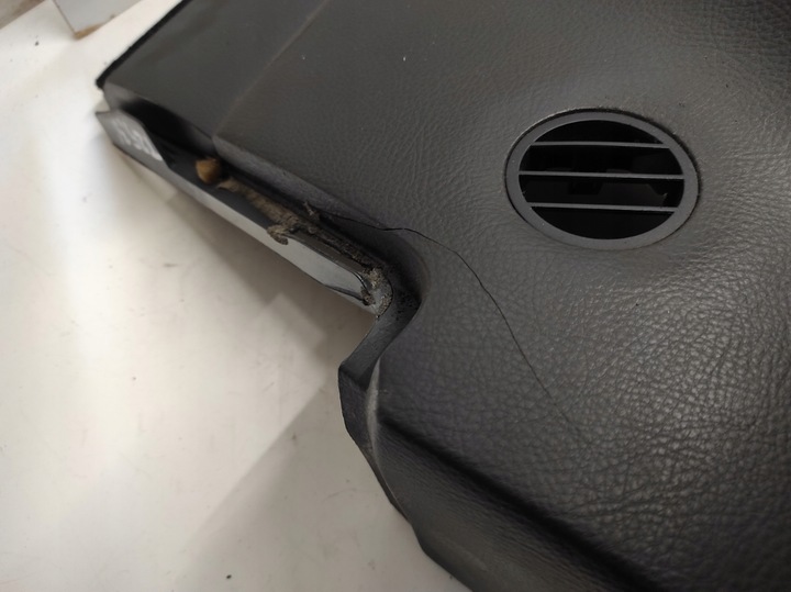 фото №9, Toyota avensis 2 ii t25 03- панель консоль подушки ремені модуль