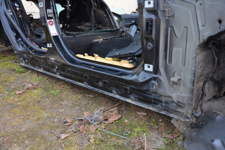 фото №4, Правые порог обшивка стойка bmw f30 f31