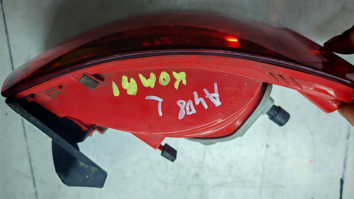 фото №12, Лампа левая левый зад w крыло вкладка audi a4 b8 avant универсал 8k9945095