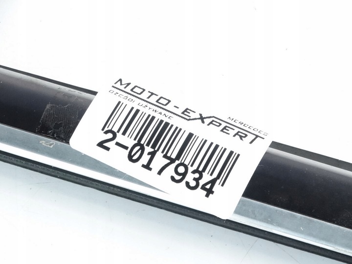 фото №7, Mercedes c w203 планка накладка стёкла правый зад