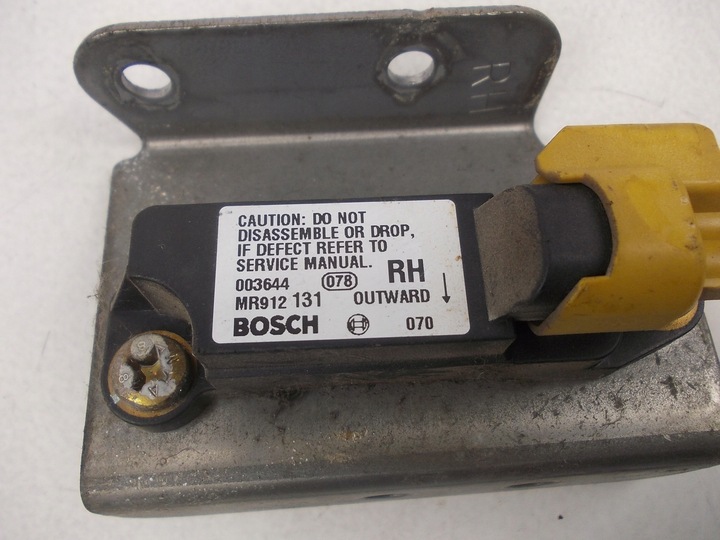 фото №6, Датчик удару mitsubishi space star 1,9 did 98-05 mr 912130 mr 912131