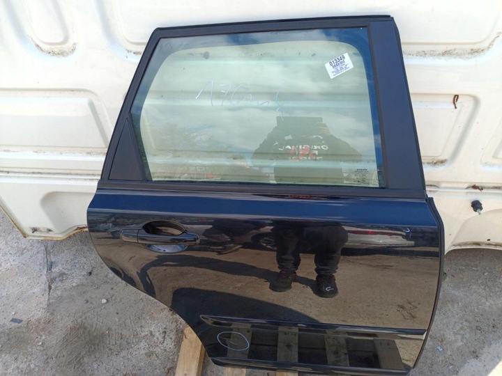 фото №7, Volvo v50 универсал дверь зад правые 019-126