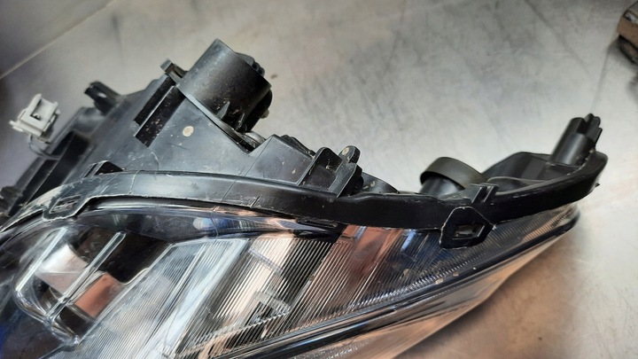 фото №16, Фара правые bi ксенон 31383063 volvo s60 v60 10-13r повреждённая