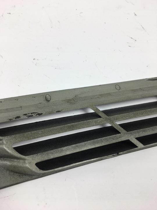 фото №8, Решётка правая впуск воздуха кузов стойка c mercedes w201 190 2016980289