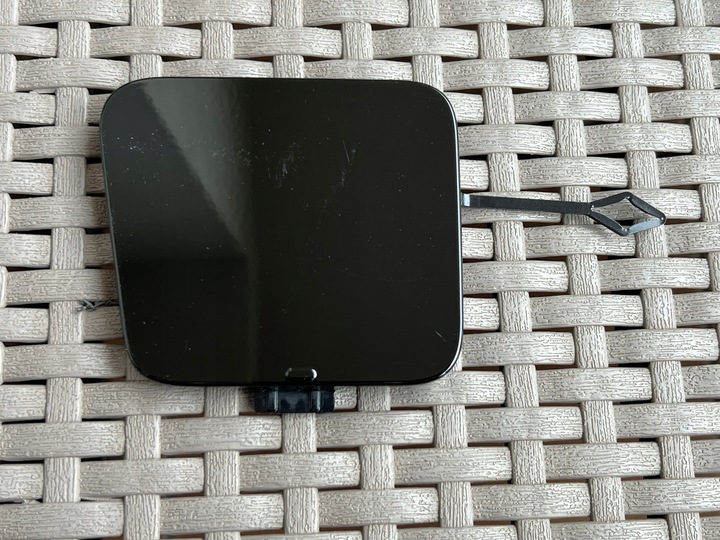 фото №1, Bmw x1 u11 м-пакет 2022- заглушка заднего бампера фаркоп зад 51129881939