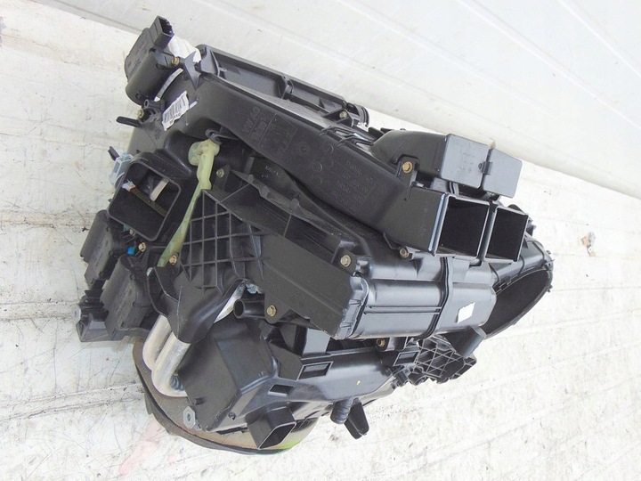 фото №10, Audi a3 ii 8p 3d 2.0fsi 04r отопитель valeo eu