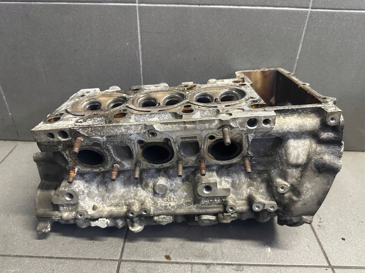 фото №10, Головка правая голый audi a6 c6 2.4 bdw 06e103374a