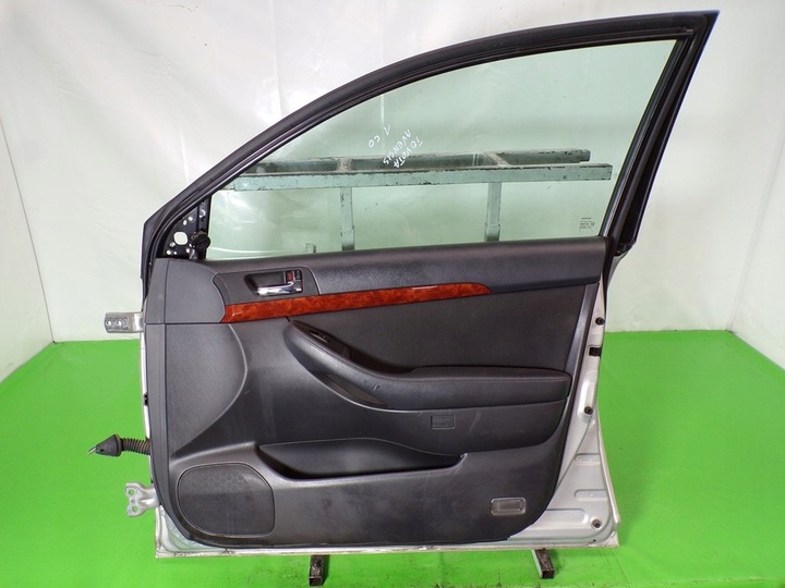 фото №11, Toyota avensis t25 дверь правые передние 1c0