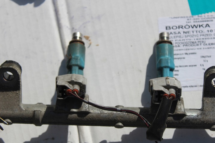 фото №8, Планка впрыскивающий форсунки toyota yaris i 1.0 vvti 23250-23020