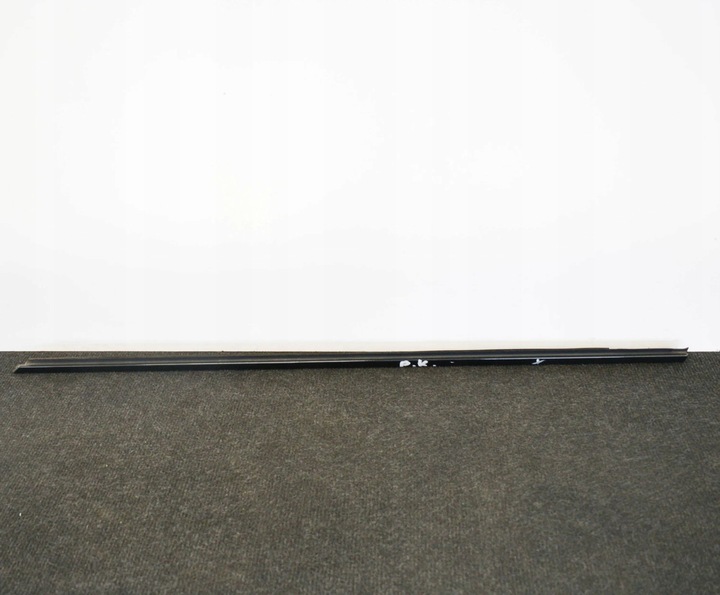 фото №6, Bmw 4 f32 f33 2016 левая сторона планка / прокладка стёкла дверь