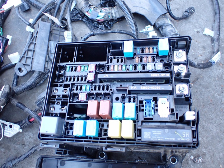 фото №13, Коробка запобіжників джгут камери двигуна toyota tundra sequoia 2022-