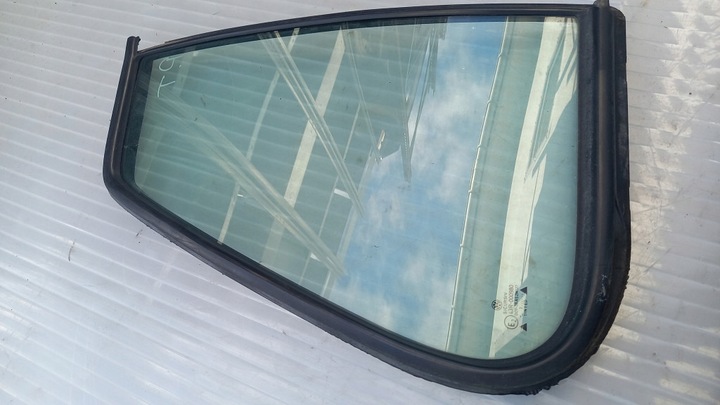 фото №1, Стекло правая зад треугольник vw golf iv 1.6b 97r