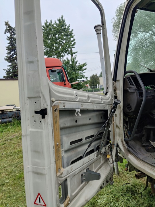 фото №2, Дверь левая голый volvo fh 13