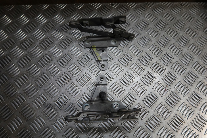 фото №1, Комплект петлі seat altea 5r0823302b 5r0823301b