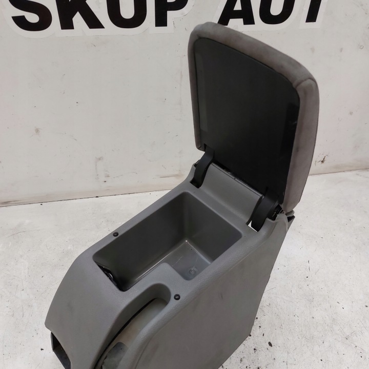 фото №6, Volkswagen golf 5 v підлокітник корпус 1k0864251