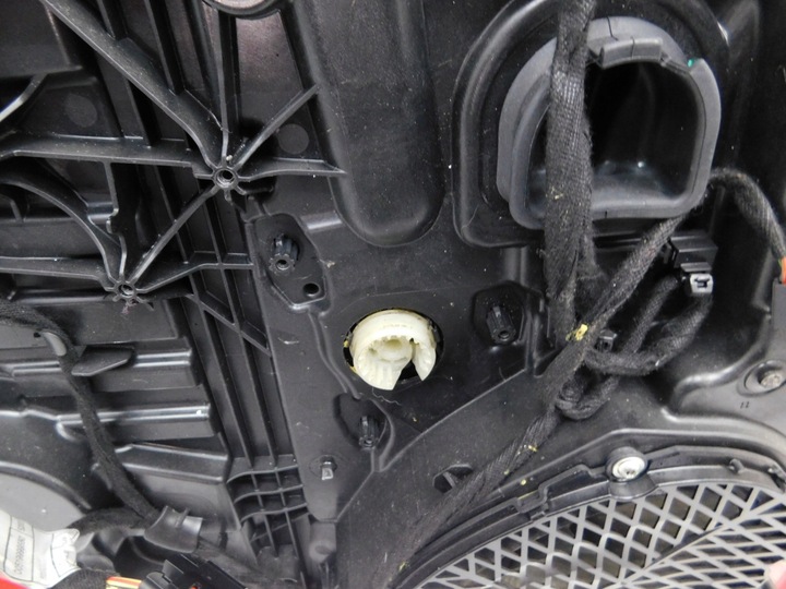 фото №6, Дверь левая зад комплектные - jeep renegade 2014-