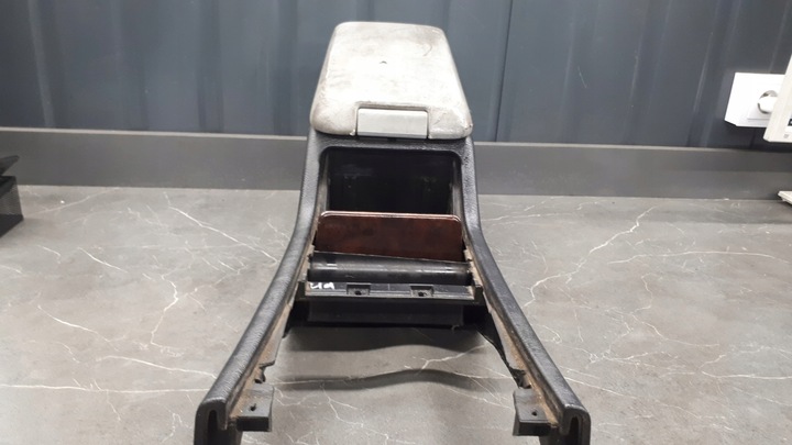 фото №9, Підлокітник mercedes w210