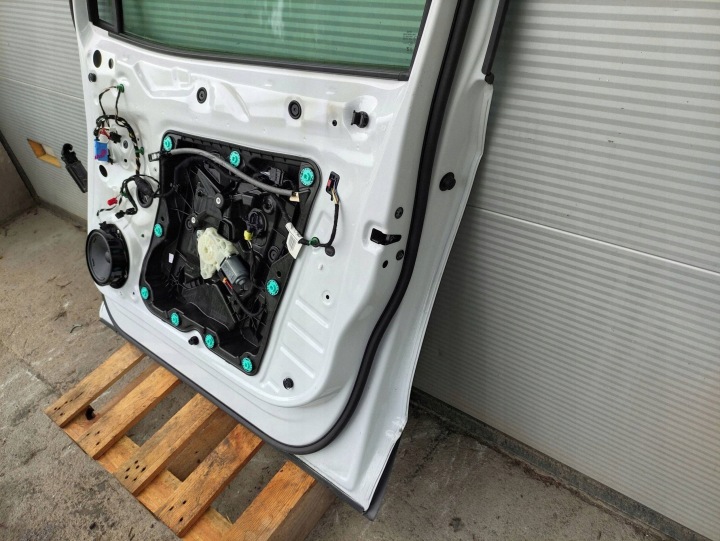 фото №8, Vw volkswagen id4 id.4 дверь правая передние правое перед oem номер 11a831312