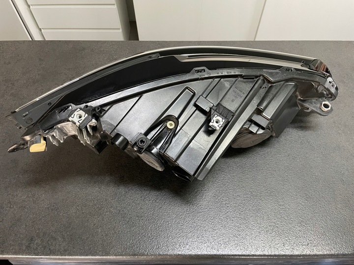 фото №6, Комплектна лампа лівий перед vw golf viii 5h1941005