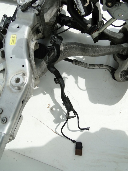 фото №13, Mercedes поворотный кулак передняя левая a2053323700 c класс 205 c43 amg рестайлинг 4mat